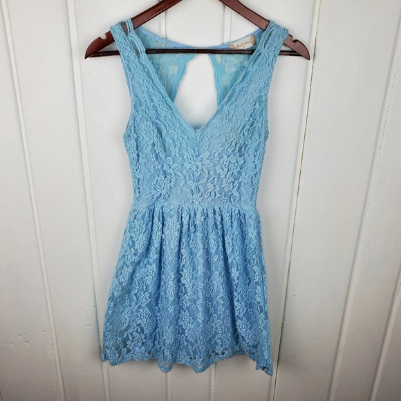 Altar'd State Lovely Powder Blue Jr XS Racer Keyhole Back Lace Lined MIni Dress - Picture 3 of 11